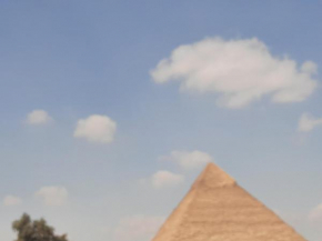 Pyramids View eyes